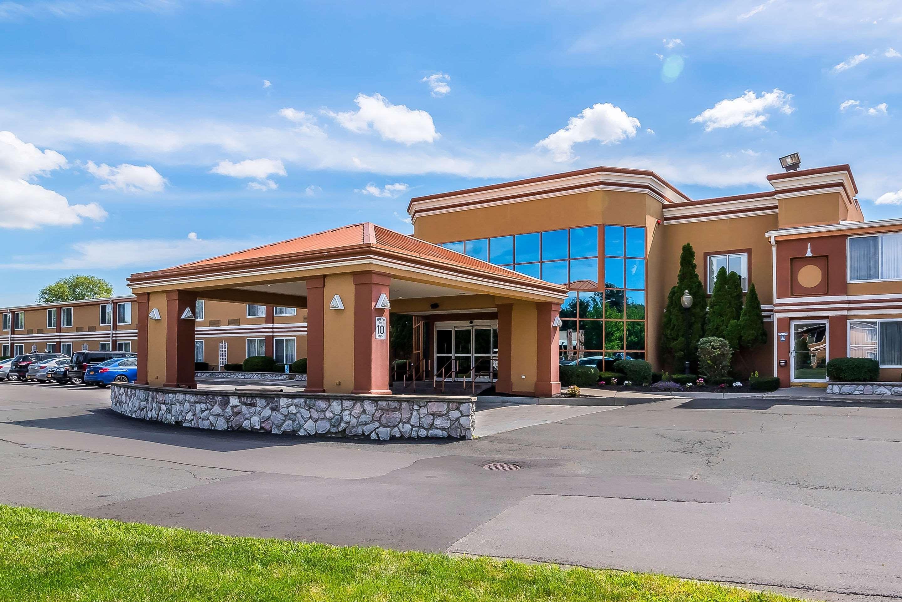 Quality Inn & Suites Albany Airport Latham Exterior photo